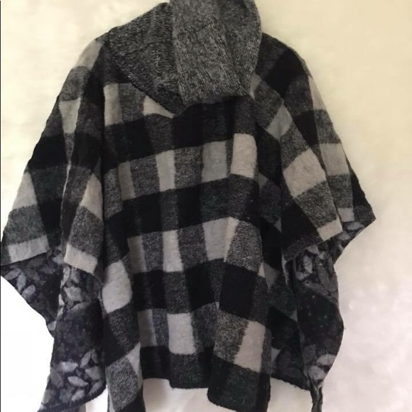 Anthropologie Wintertide Poncho - One Size - Picture 2 of 8